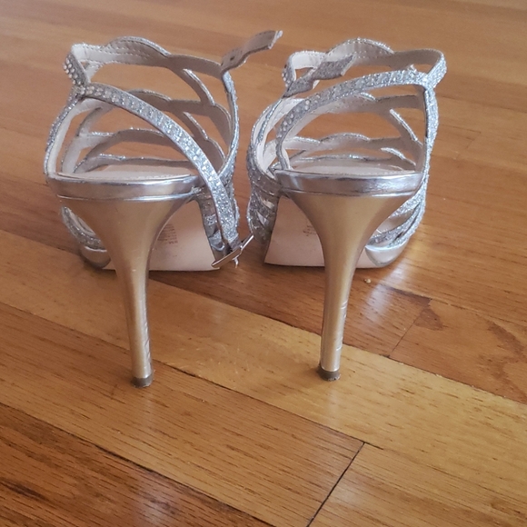 Silver high heels - Picture 3 of 6